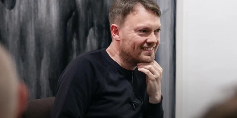 Robert Holyhead Creates Poetic Visual Worlds Through Color, Space, And Gesture